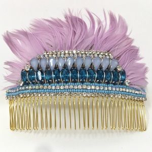 ✨FEATHERED HAIR COMB✨
